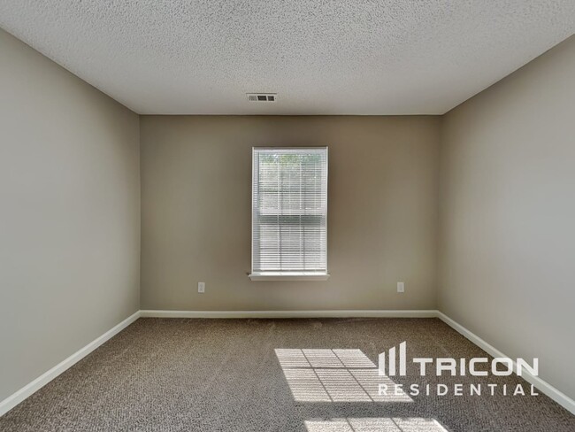 Building Photo - 1730 Colin Creek Ln
