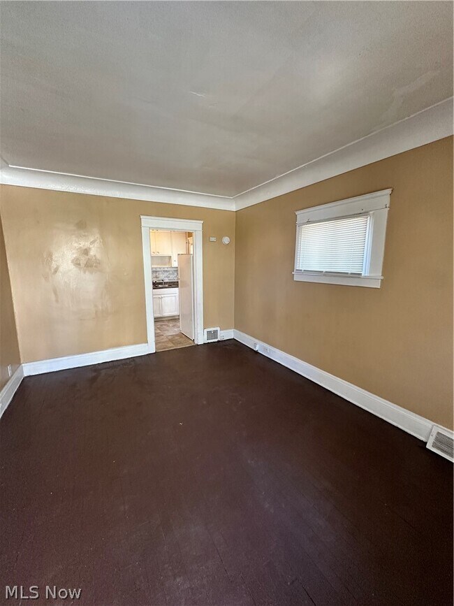 Building Photo - 816 London Rd