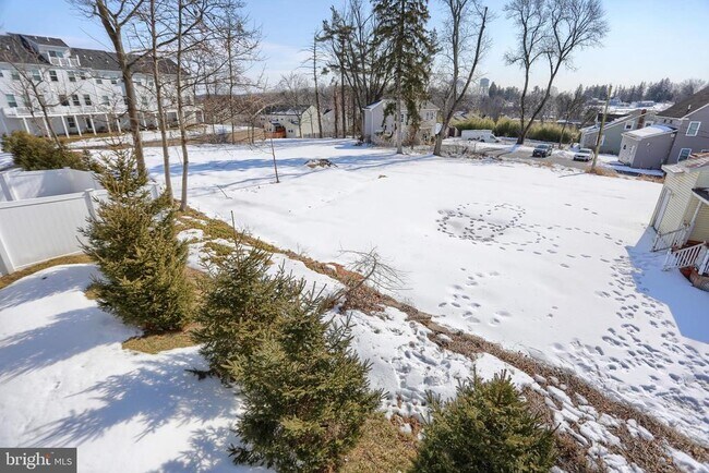 Building Photo - 1 Taube Ct