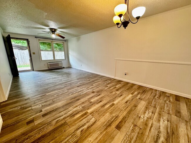 Building Photo - 5291 Dalewood Dr