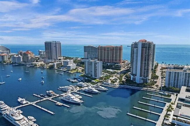 Building Photo - 200 S Birch Rd