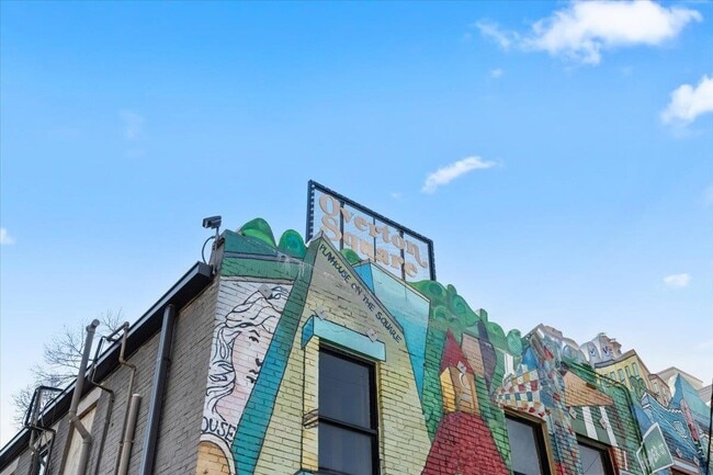 Building Photo - 2046 Courtland Pl