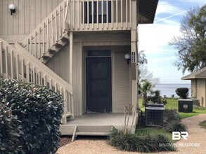 Building Photo - 1009 Sea Cliff Dr N
