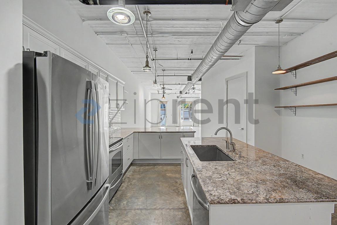 Building Photo - Unit 203