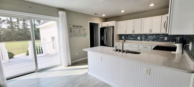 Building Photo - 120 Soundside Estates Dr