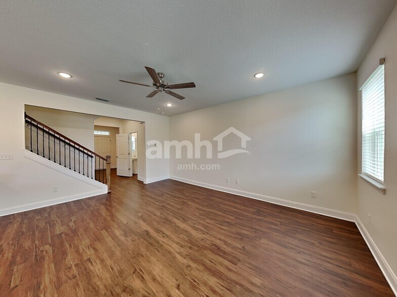 Building Photo - 616 Onate Cir