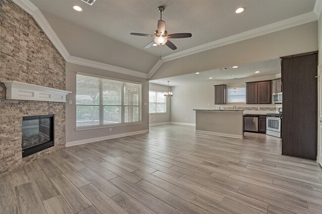 Building Photo - 180 Racetrack Ln