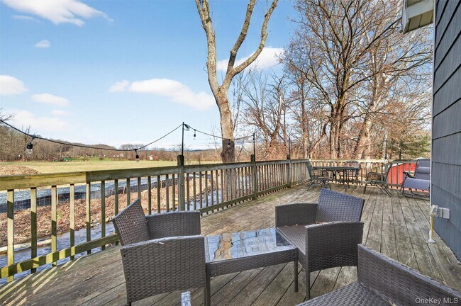 Building Photo - 322 NY-94