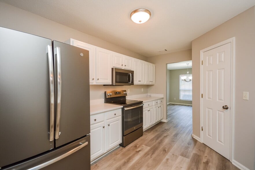 Building Photo - 4897 Truitt Ln