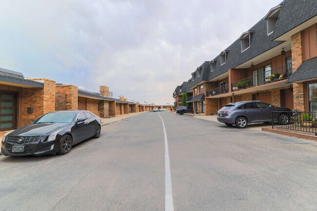 Building Photo - 4800 N Stanton St