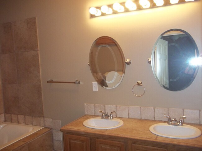 Master Bathroom - 612 Quence Dr