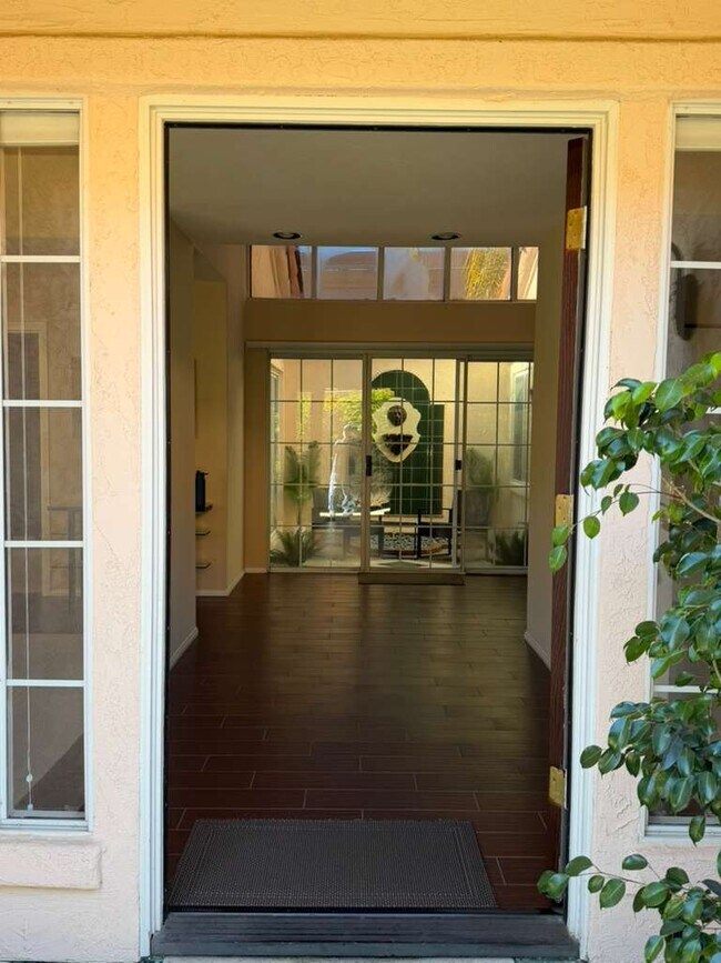 Building Photo - 11816 Caminito Corriente