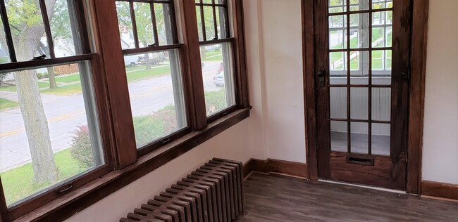 Primary Photo - 1827 E Oklahoma Ave