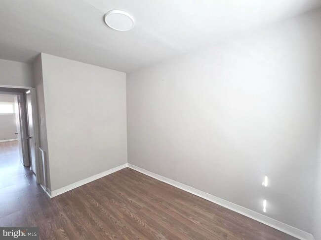 Building Photo - 1461 Lardner St