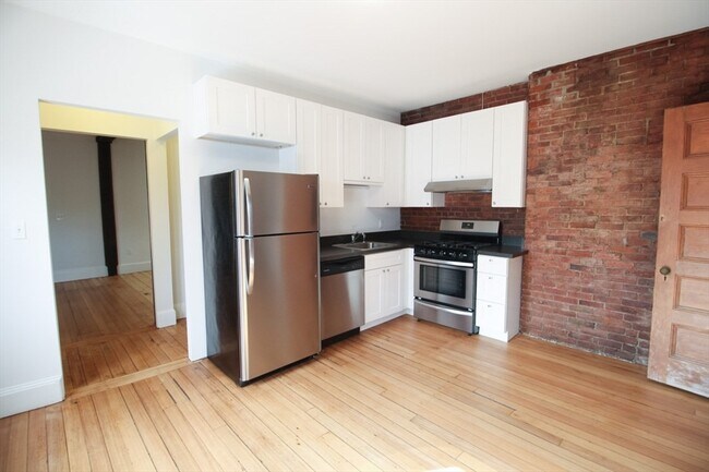 Building Photo - 41 Harvard St