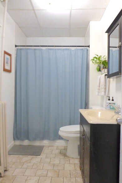 Building Photo - 61 Hillside St