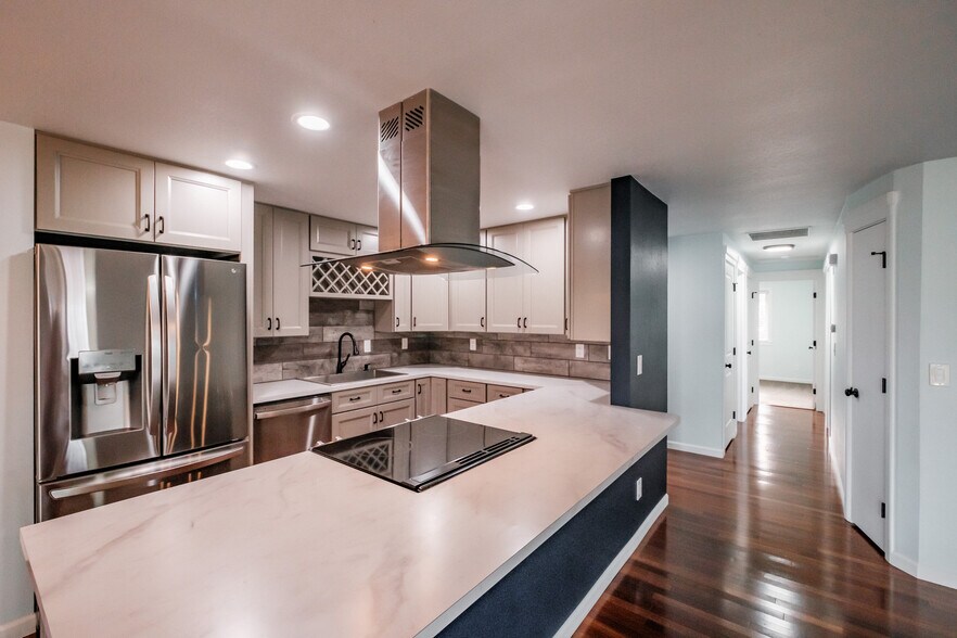 Building Photo - 401 Whittier St