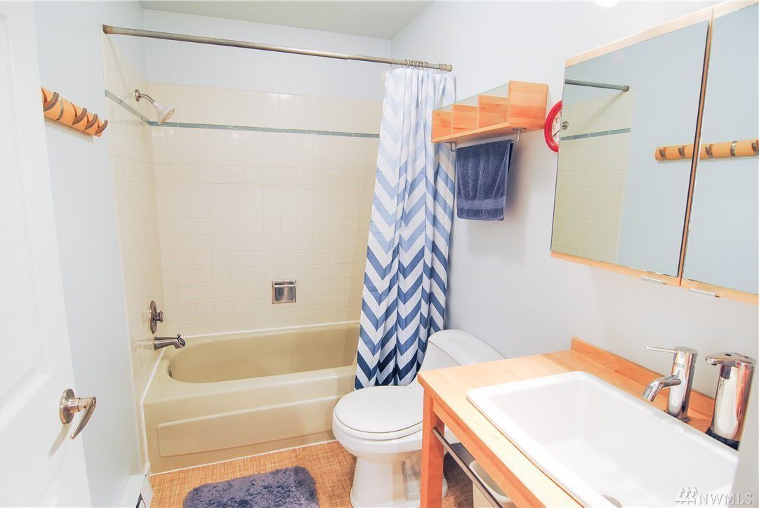 Building Photo - Great Location!!!