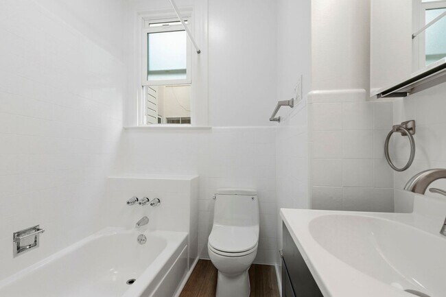 Building Photo - Magnolia Street 43-45