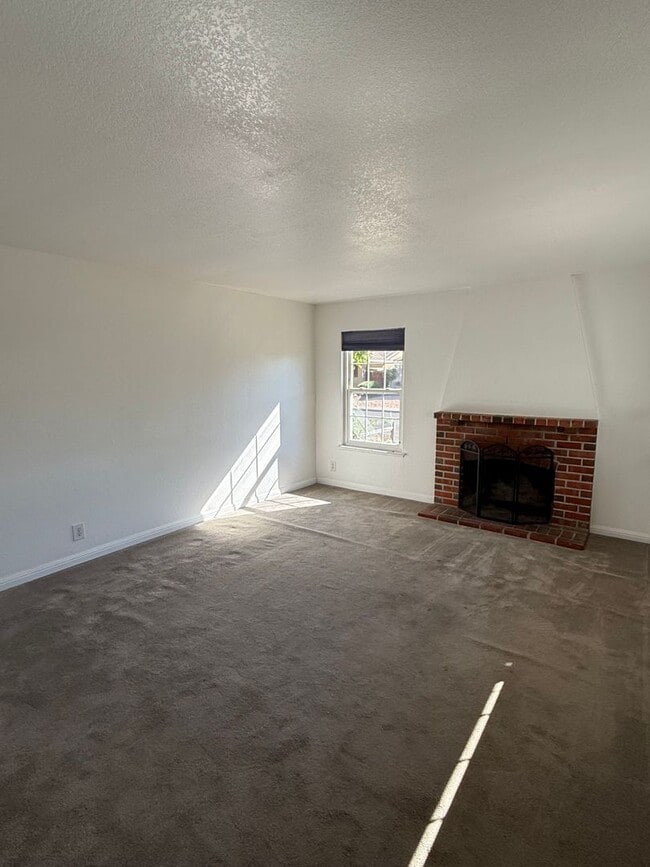 Building Photo - 7389 Newcastle Ln