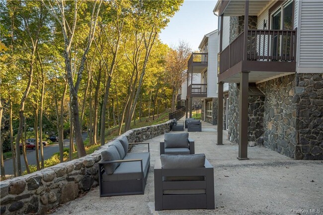 Building Photo - 8-12 S Boulevard Unit# 8-104