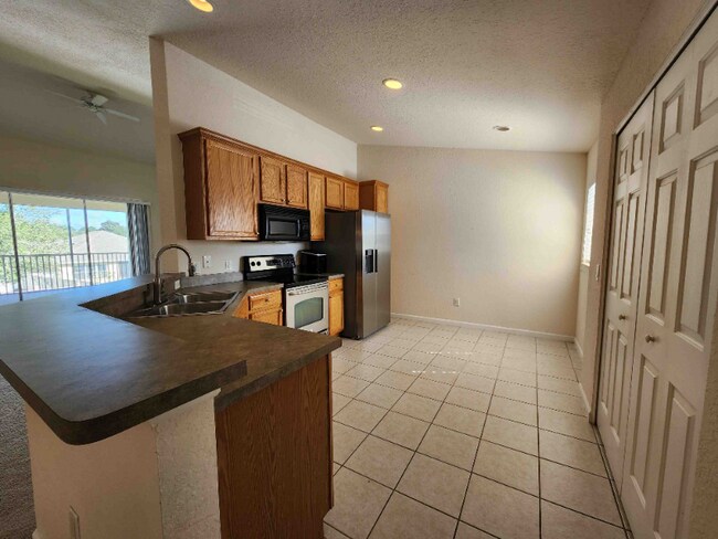 Building Photo - 4560 SW 52nd Cir