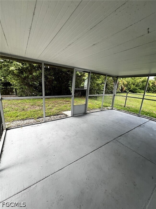 Building Photo - 4145 Saums Dr