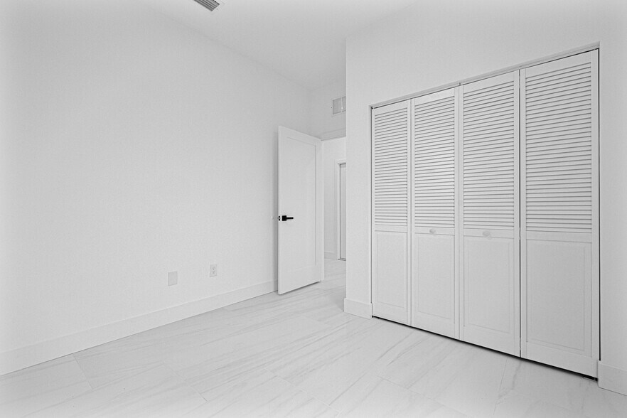 Building Photo - 5125 24th St SW