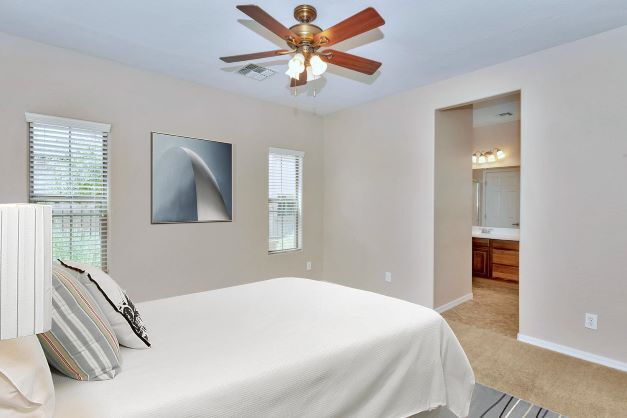 Building Photo - "Spacious 4-Bed Townhouse Oasis in Anthem – Modern Comfort Awaits!"