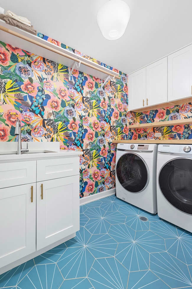 Building Photo - 9526 Lawndale Ave