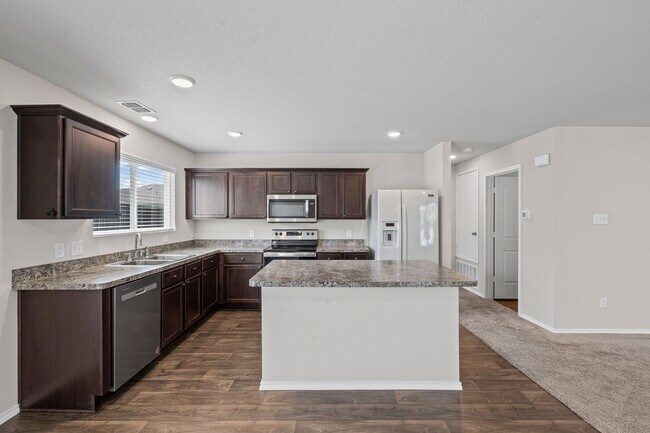 Building Photo - Craftsman in Cleburne