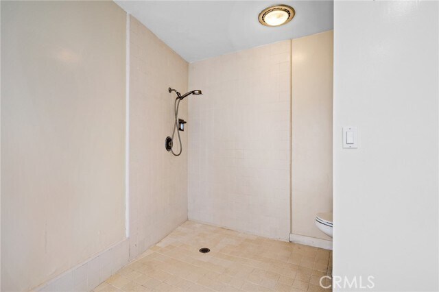 Building Photo - 7117 Avenida Altisima