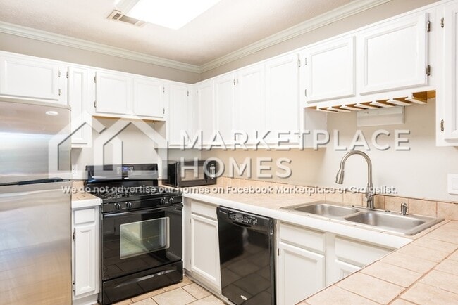 Building Photo - 2733 St Charles Ln NW