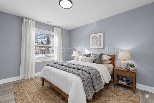 Building Photo - 9722 Lorna Ln