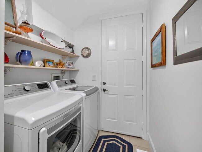 Building Photo - 631 Moondancer Ct