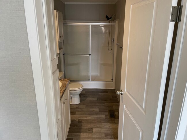 Building Photo - 46000 Geddes Rd