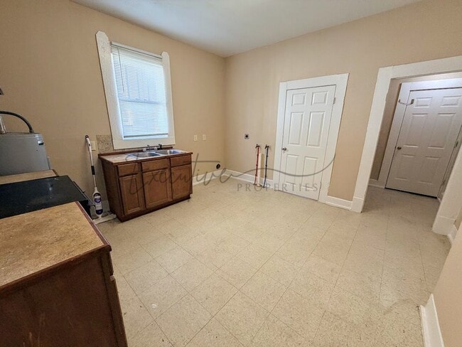 Building Photo - 511 Reid Street