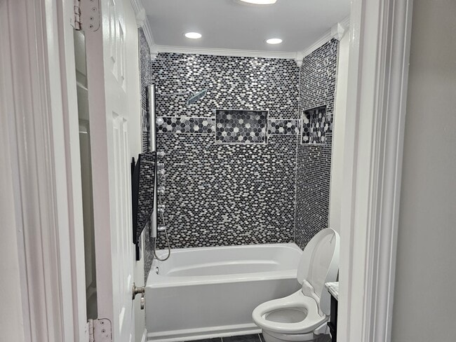 Building Photo - 3303 George Light Rd