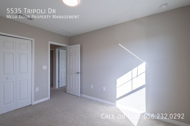 Building Photo - 5535 Tripoli Dr