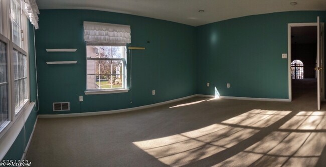 Building Photo - 6 Whitehead Rd