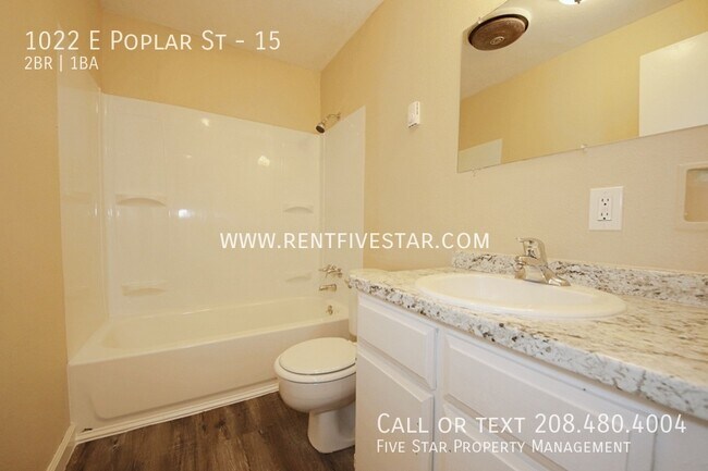 Building Photo - 1022 E Poplar St