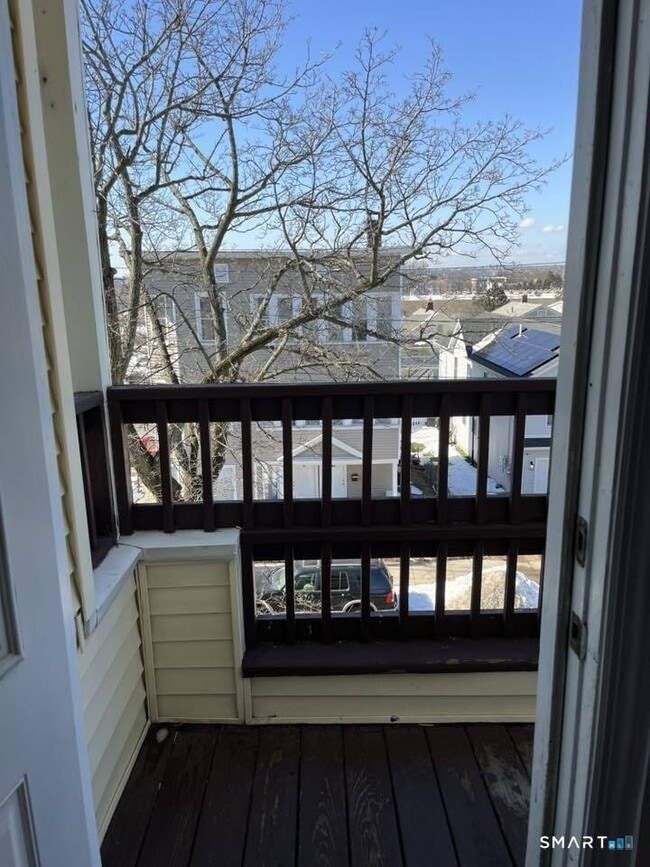 Building Photo - 162 Sheridan St