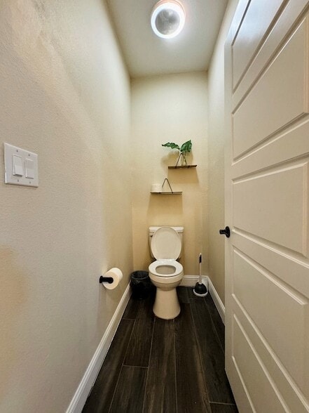 Building Photo - 2301 Lemonwood St