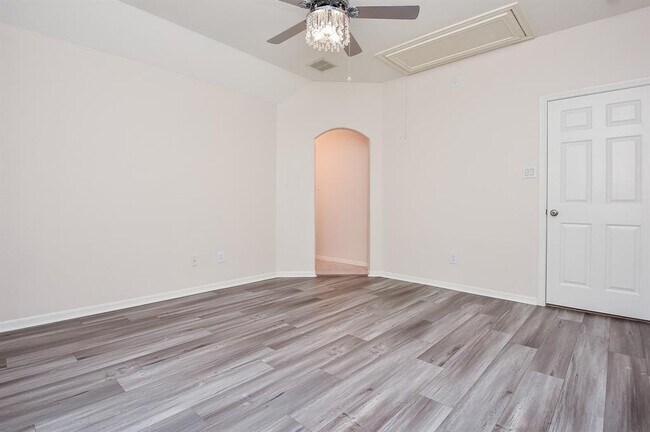 Building Photo - 3830 Parkside Dr