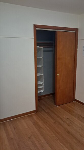 Building Photo - 6235 W Diversey Ave