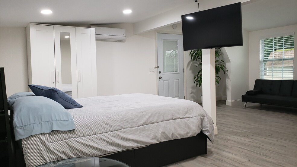 Building Photo - 4265 Parnell Rd