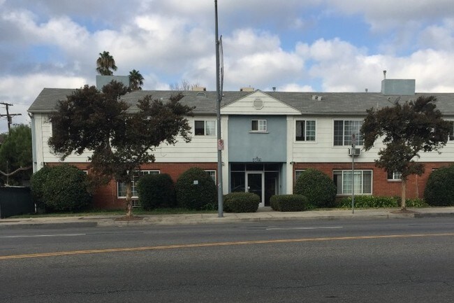 Primary Photo - 4421 Laurel Canyon Blvd