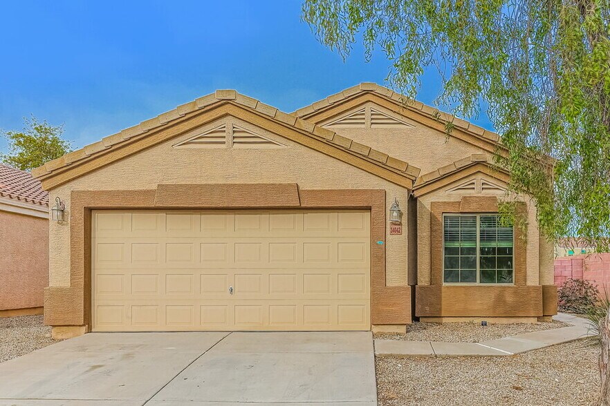 Primary Photo - 34042 N Mercedes Dr