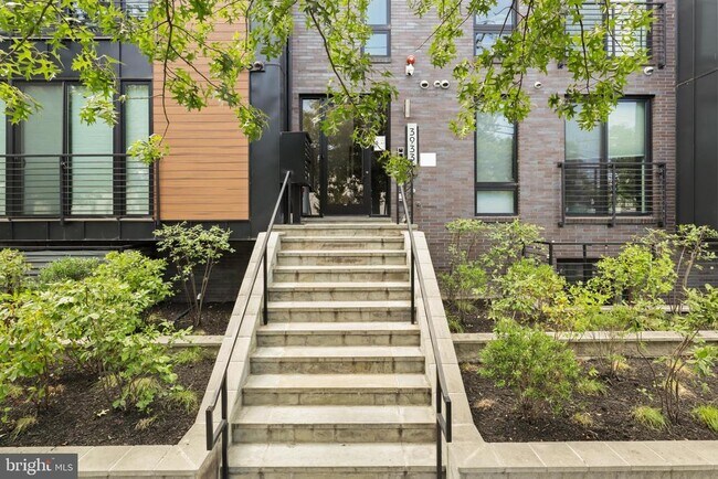 Building Photo - 3933 14th St NW