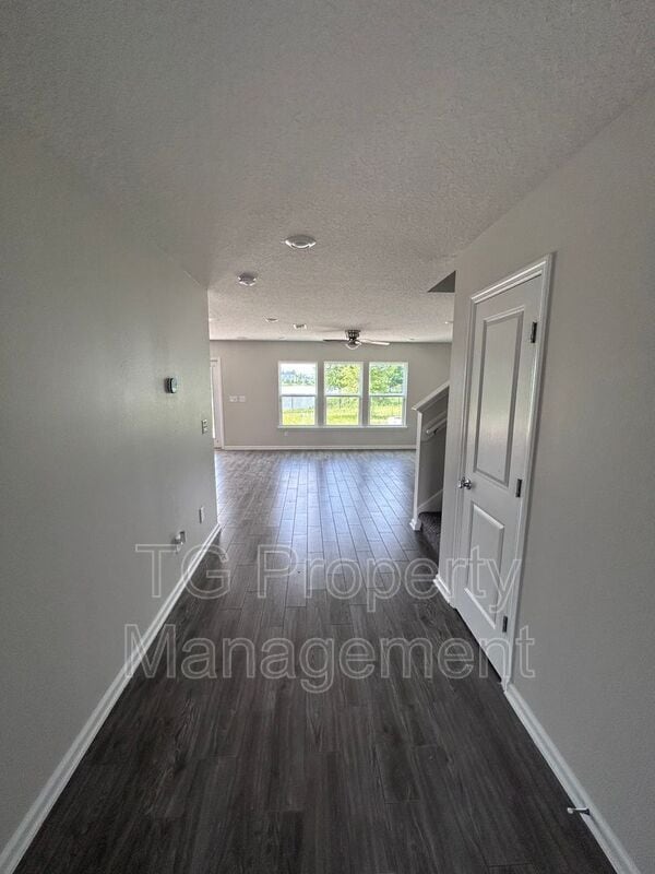 Building Photo - 102 Bluejack Ln